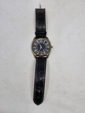Quartz Wristwatch Black Dial Stainless Steel Back Black Leather Strap